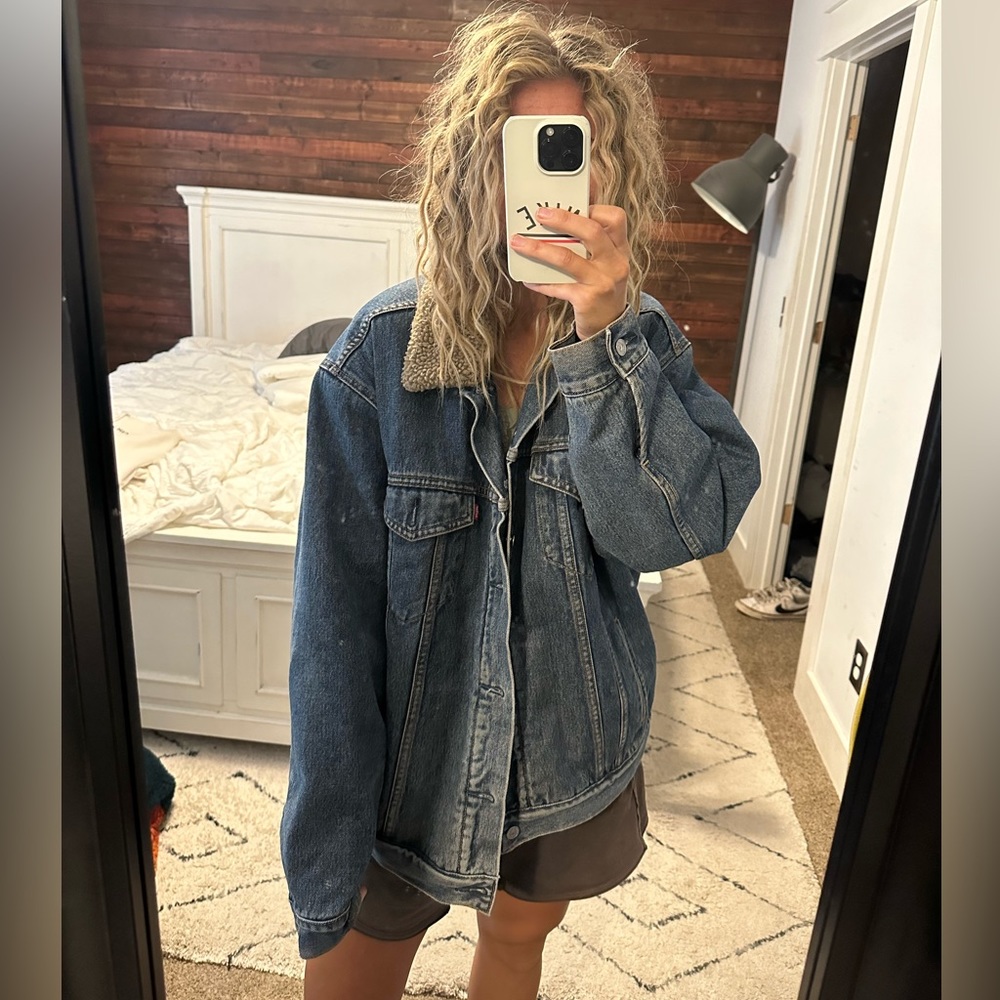 Levi’s sherpa lined denim jacket